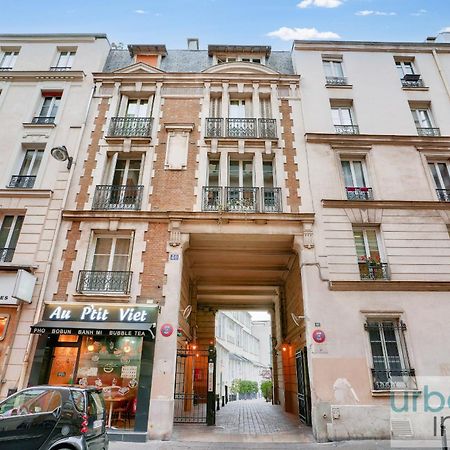 33 - Flat Av Des Champs-Elysees Париж Экстерьер фото