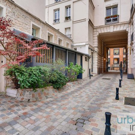 33 - Flat Av Des Champs-Elysees Париж Экстерьер фото